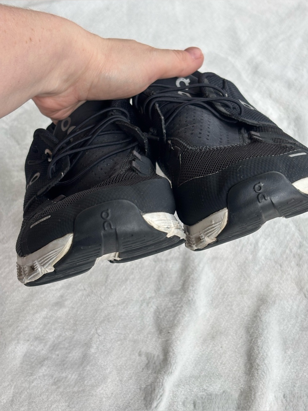 On Cloud 5 Unisex Running Athletics Shoes Sneakers Black White Size 11 - Picture 2 of 10